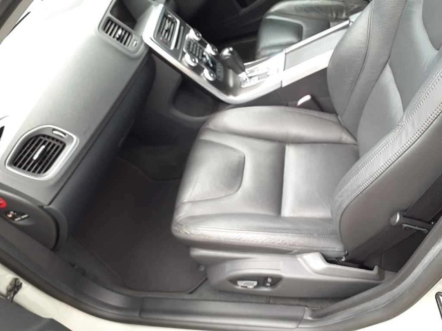 Volvo S60 2011 8143267-11