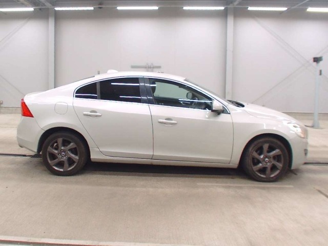 Volvo S60 2011 8143267-3