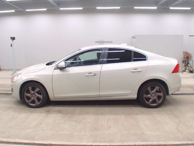 Volvo S60 2011 8143267-4