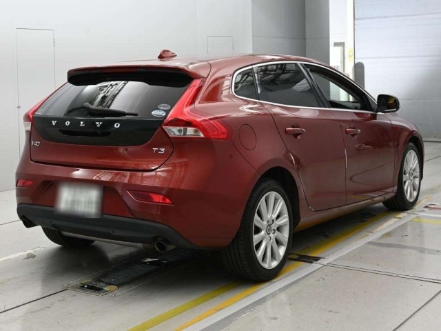 Volvo V40 2016 8143392-1
