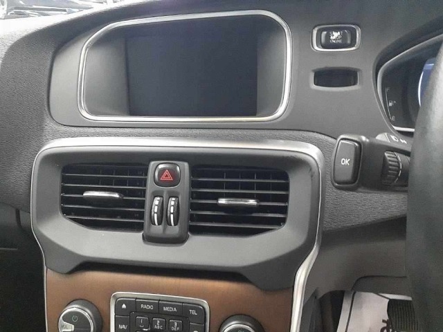 Volvo V40 2016 8143392-12