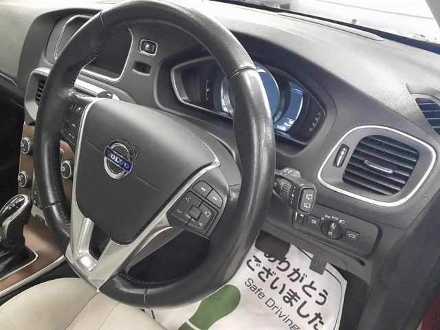 Volvo V40 2016 8143392-9