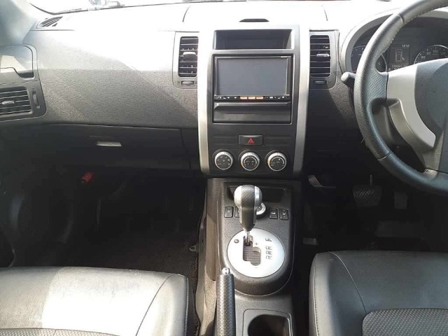 Nissan X-TRAIL 2013 8147980-9