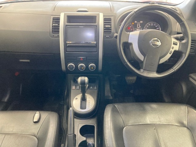 Nissan X-TRAIL 2014 8148002-3