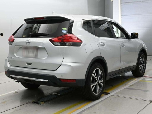 Nissan X-TRAIL 2018 8148045-1