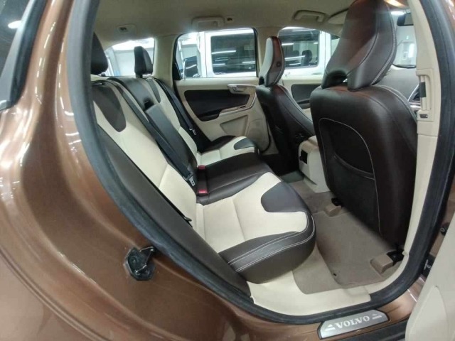 Volvo XC60 2011 8142790-12