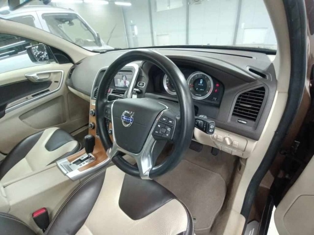 Volvo XC60 2011 8142790-9