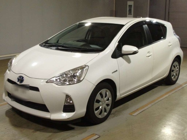 Toyota AQUA 2014 8151928-0