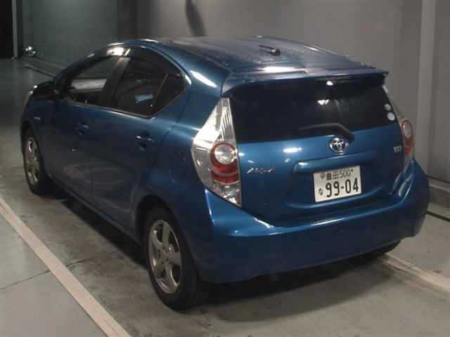 Toyota AQUA 2014 8151955-1