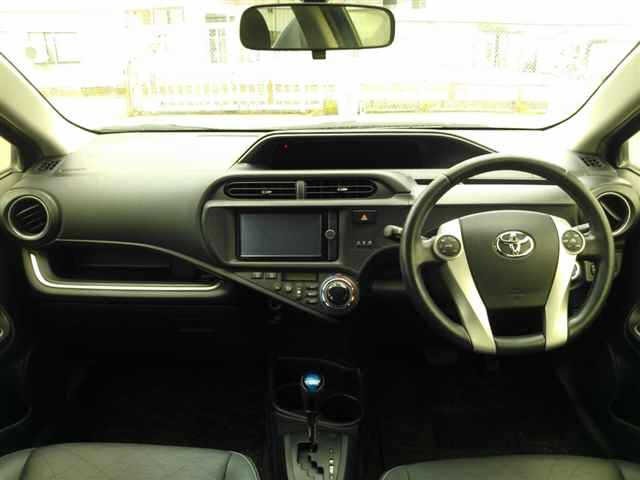 Toyota AQUA 2014 8151955-8