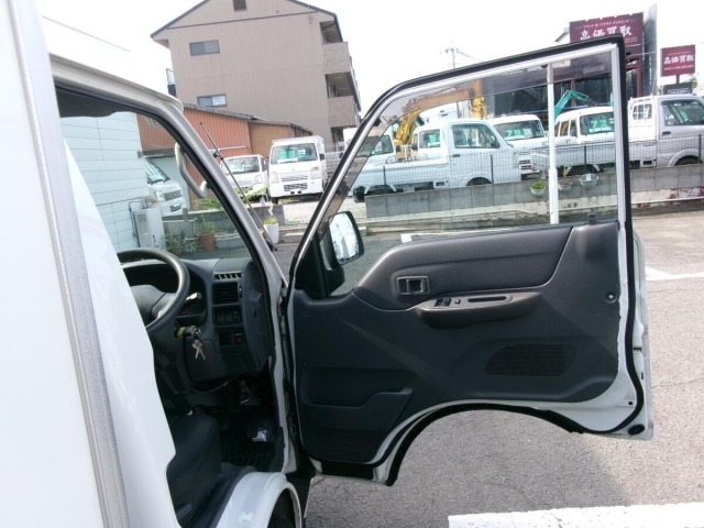Mazda BONGO TRUCK 2017 8164047-4