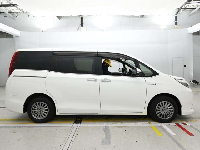Toyota ESQUIRE 2017 8161209-3