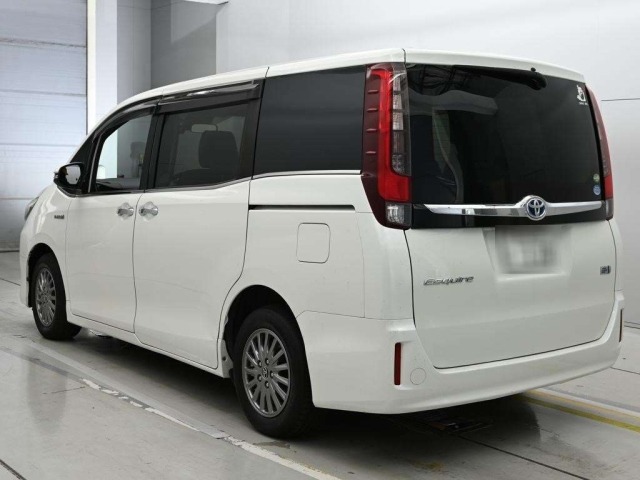 Toyota ESQUIRE 2017 8161209-6
