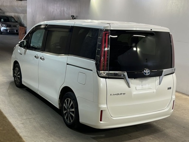 Toyota ESQUIRE 2018 8161221-1