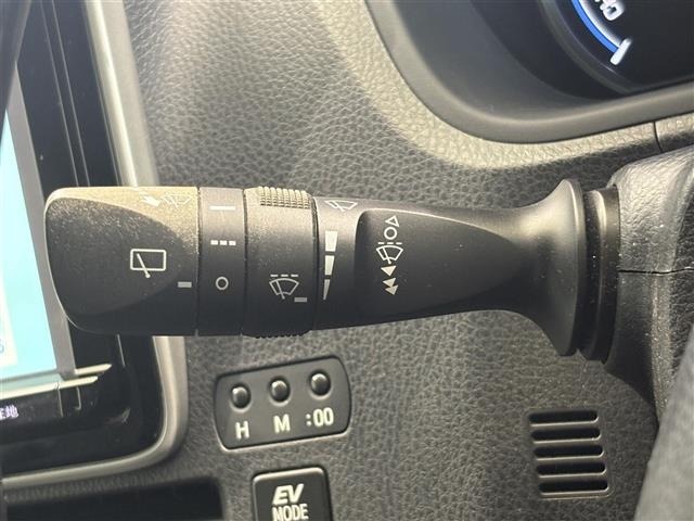 Toyota ESQUIRE 2015 8161405-21