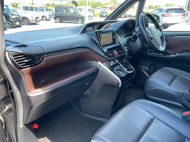 Toyota ESQUIRE 2018 8161426-2