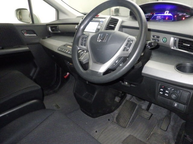 Honda FREED 2013 8153069-3