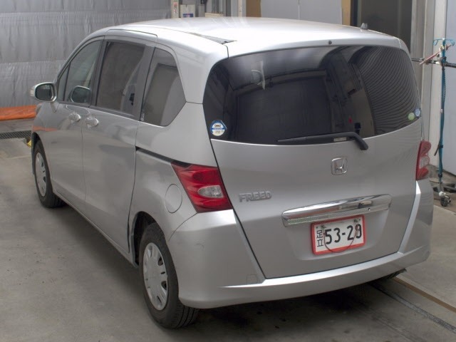 Honda FREED 2011 8153076-1