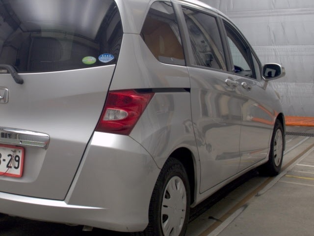 Honda FREED 2011 8153076-5