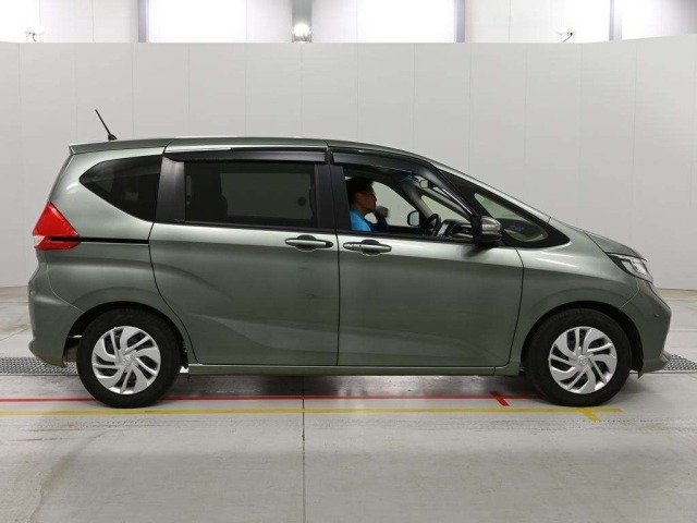 Honda FREED 2022 8153143-3