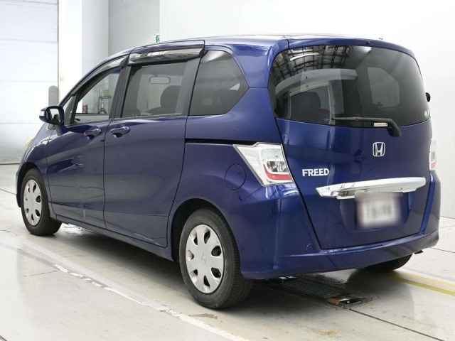 Honda FREED 2013 8153261-6