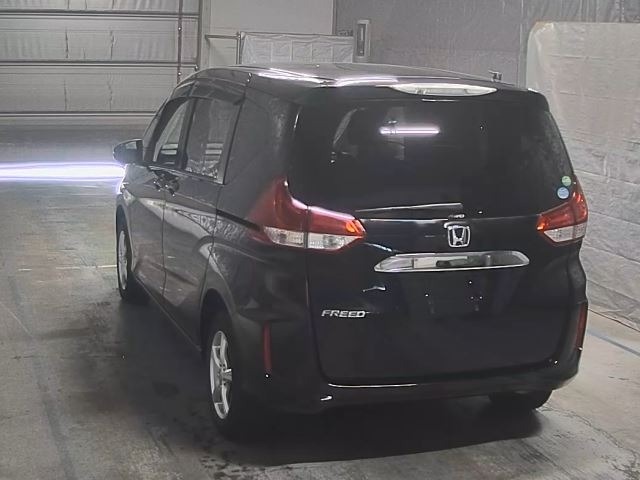 Honda FREED 2017 8153293-8