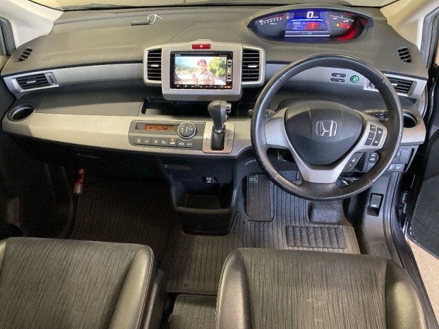 Honda FREED 2013 8153317-3