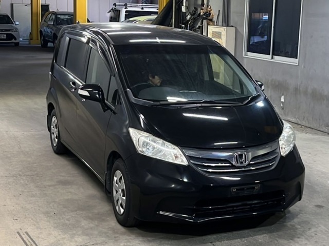 Honda FREED 2013 8153403-4