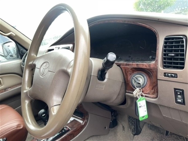 Toyota HILUX SURF 1999 8151957-7