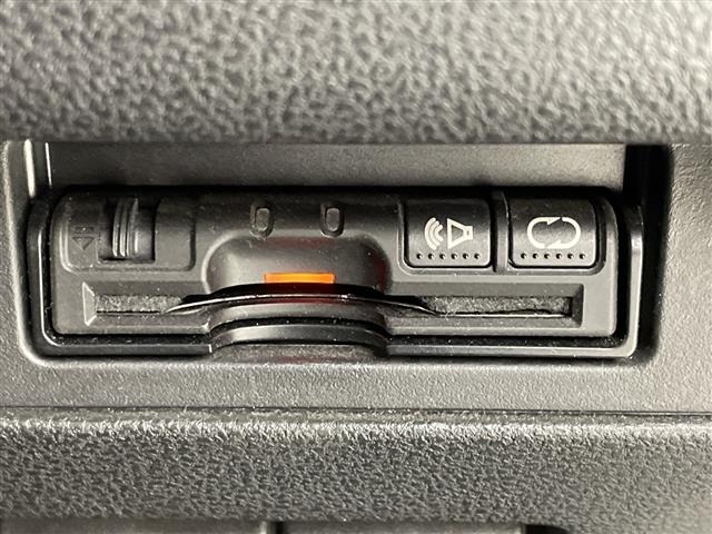 Nissan JUKE 2012 8157004-10