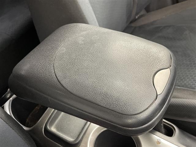 Nissan JUKE 2012 8157004-11