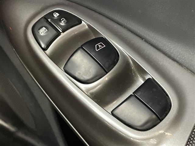 Nissan JUKE 2012 8157004-8