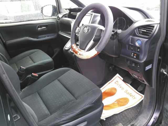 Toyota NOAH 2015 8152116-3