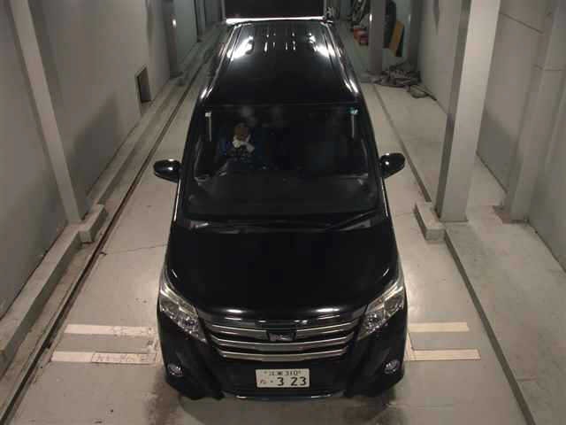 Toyota NOAH 2015 8152141-6