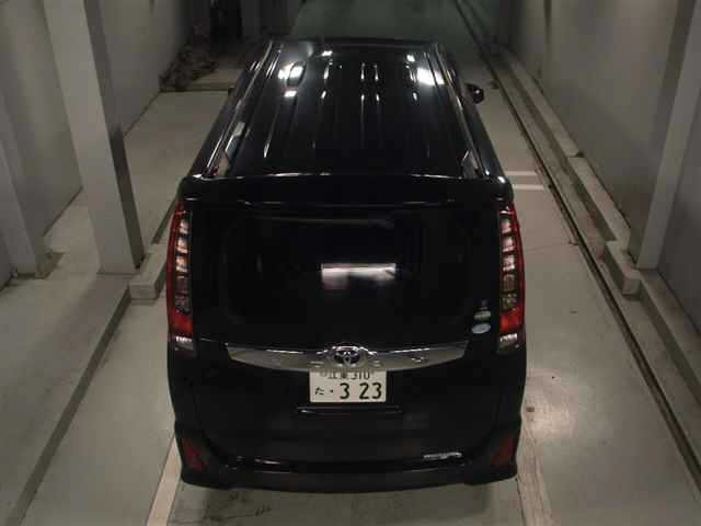 Toyota NOAH 2015 8152141-7