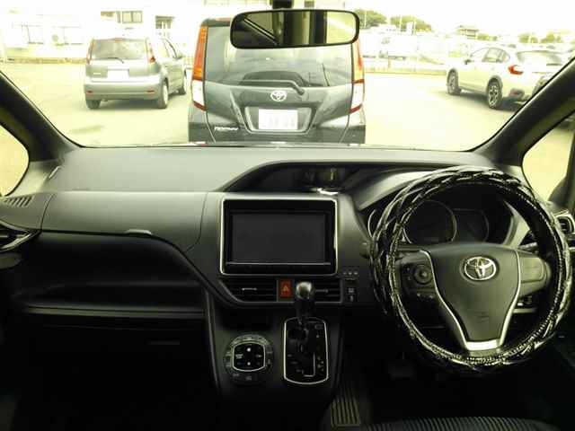 Toyota NOAH 2015 8152141-8
