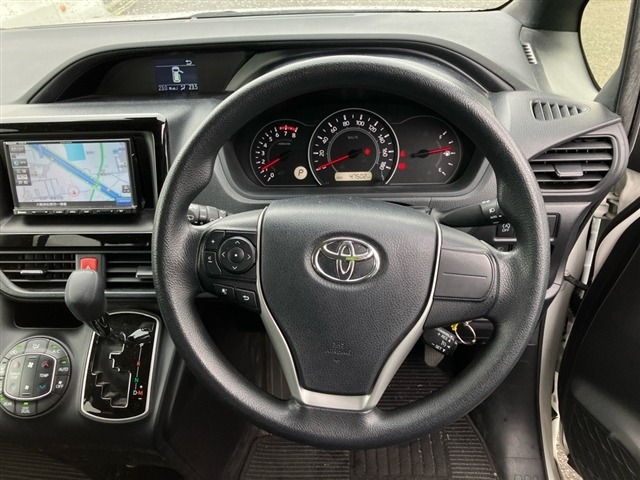 Toyota NOAH 2021 8152340-3