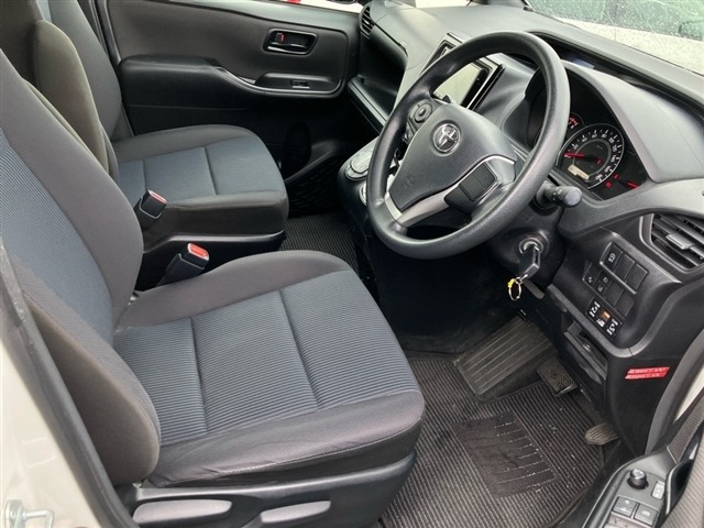 Toyota NOAH 2021 8152340-5