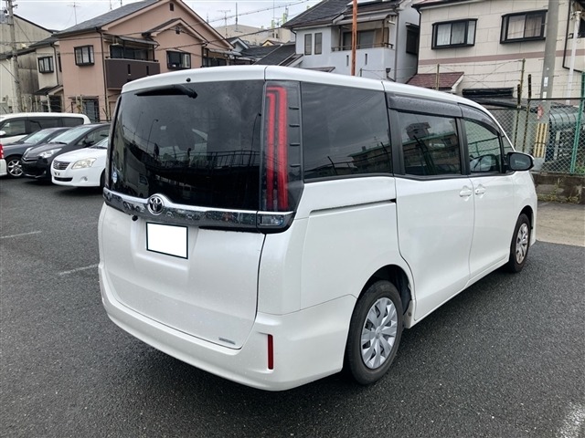 Toyota NOAH 2021 8152340-9