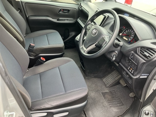 Toyota NOAH 2021 8152388-5