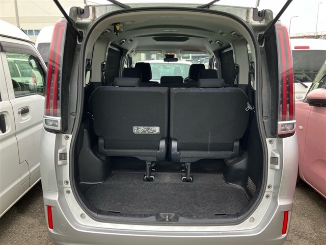 Toyota NOAH 2021 8152388-8