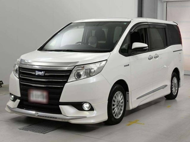 Toyota NOAH 2015 8152588-0