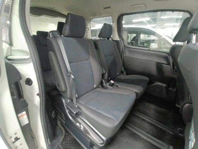 Toyota NOAH 2015 8152588-12