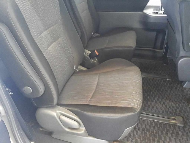 Toyota NOAH 2011 8152634-10