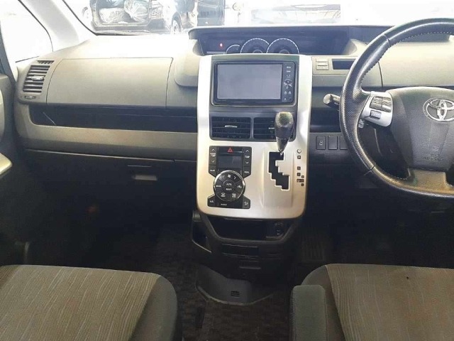Toyota NOAH 2011 8152634-9