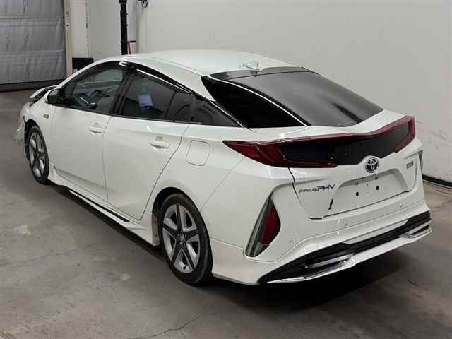 Toyota PRIUS PHV 2017 8151296-1