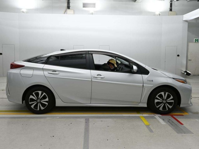 Toyota PRIUS PHV 2021 8151313-3