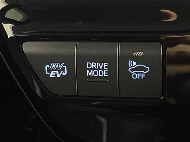 Toyota PRIUS PHV 2018 8151381-8