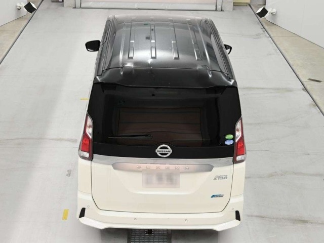 Nissan SERENA 2017 8153180-8