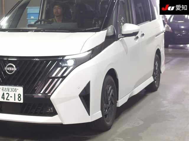 Nissan SERENA 2026 8153211-7